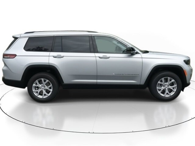 2023 Jeep Grand Cherokee Limited photo 2