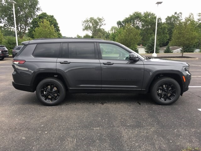 2025 Jeep Grand Cherokee Altitude X photo 2