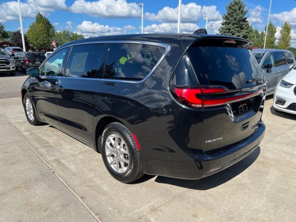 Certified 2023 Chrysler Pacifica Touring L Van Passenger Van