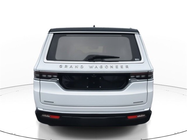 2022 Jeep Grand Wagoneer III photo 4
