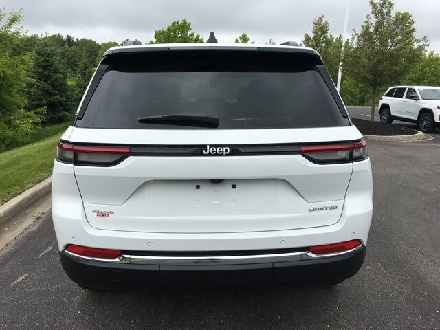 2025 Jeep Grand Cherokee Limited photo 4