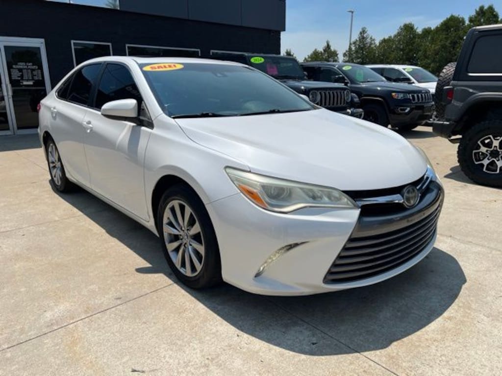 Used 2015 Toyota Camry XLE Sedan