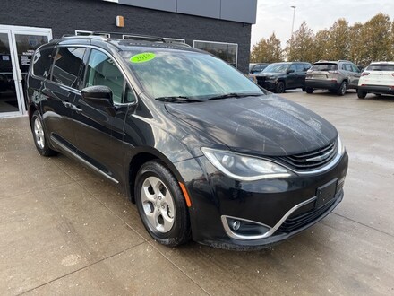 2018 Chrysler Pacifica Hybrid Touring L Van Passenger Van