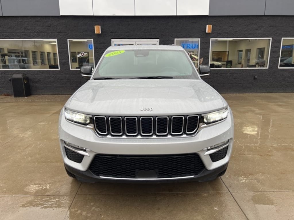 Used 2025 Jeep Grand Cherokee Limited SUV