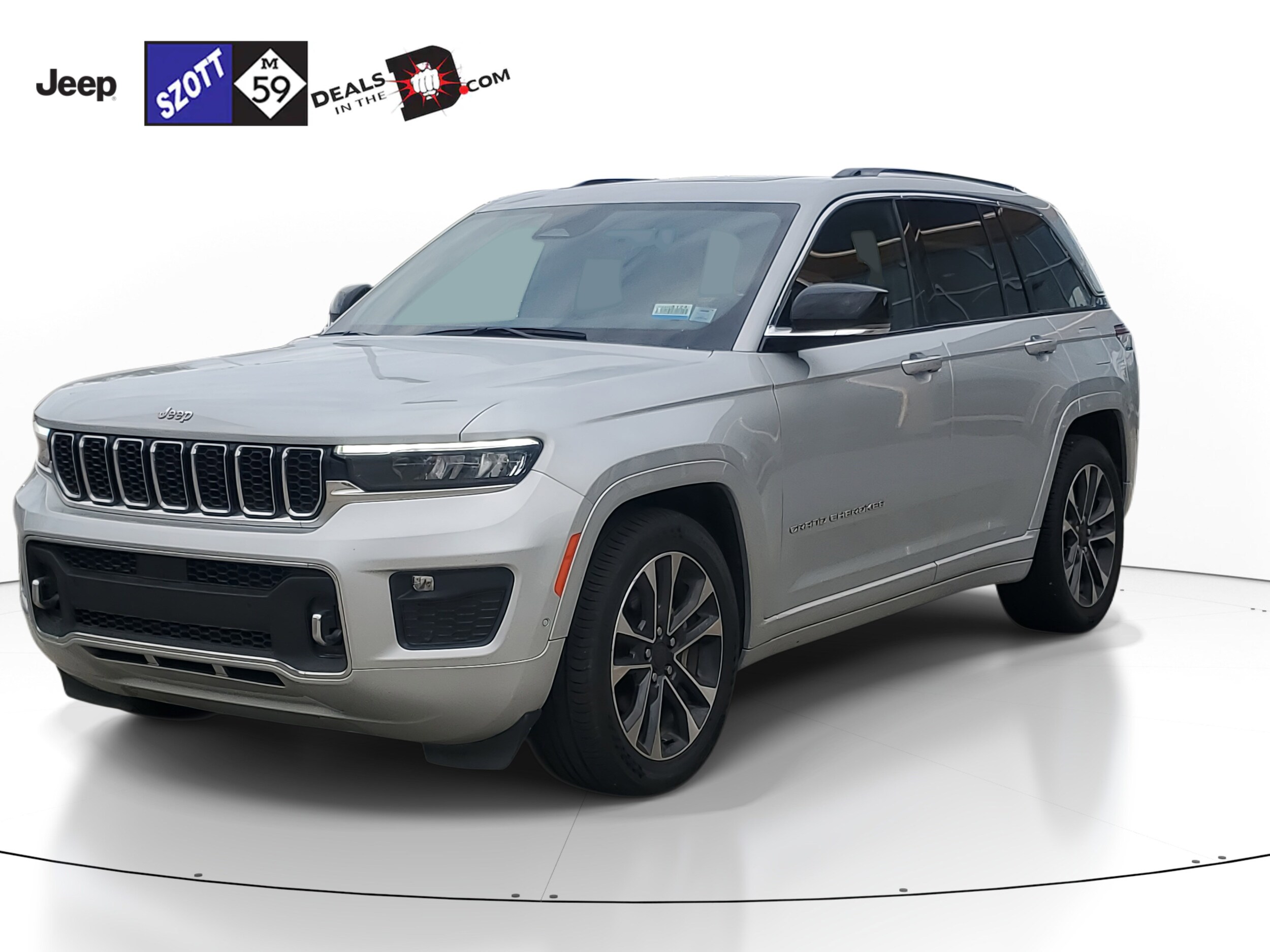2023 Jeep Grand Cherokee Overland photo 2