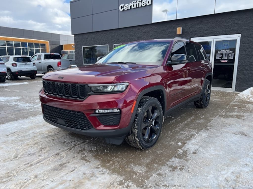 Used 2023 Jeep Grand Cherokee Limited SUV