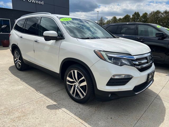 2016 Honda Pilot 4WD Touring's photo