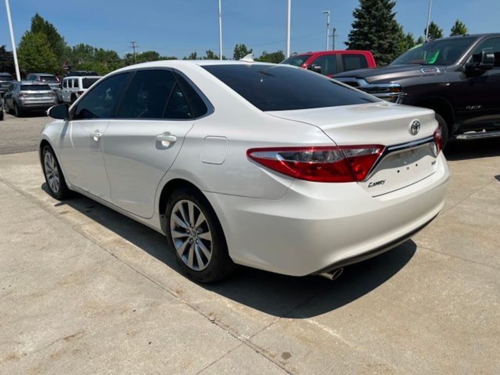 Used 2015 Toyota Camry XLE Sedan