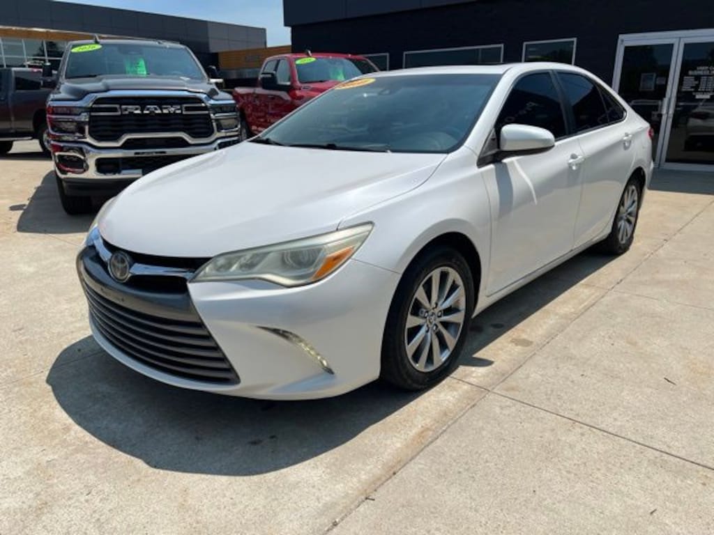 Used 2015 Toyota Camry XLE Sedan