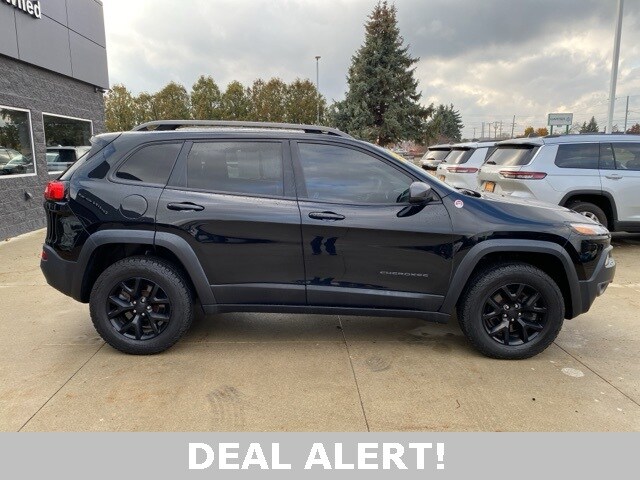 2018 Jeep Cherokee Trailhawk photo 2