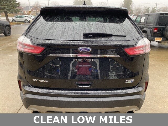 2019 Ford Edge SEL photo 4
