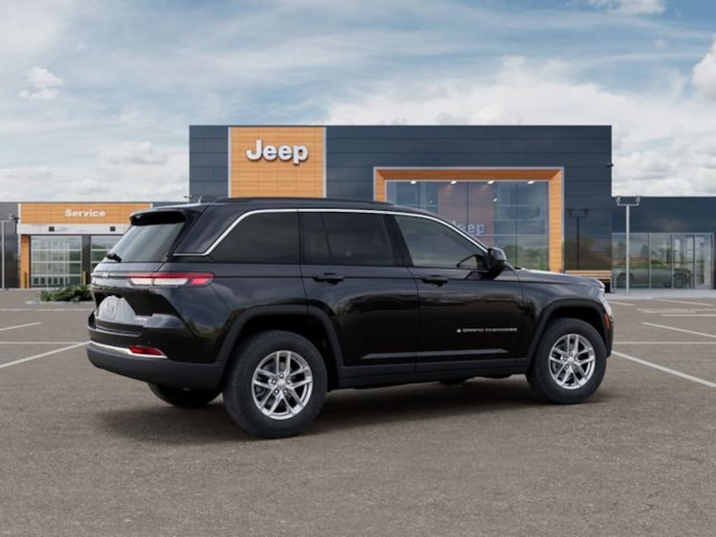 New 2026 Jeep Grand Cherokee Laredo Sport Utility