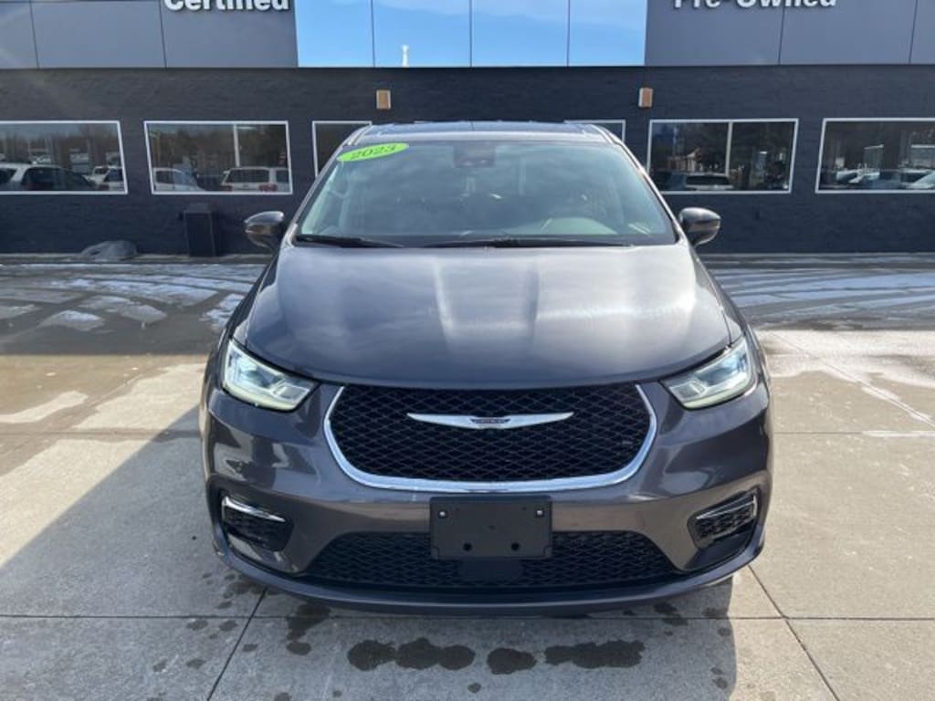 Certified 2023 Chrysler Pacifica Touring L Van Passenger Van