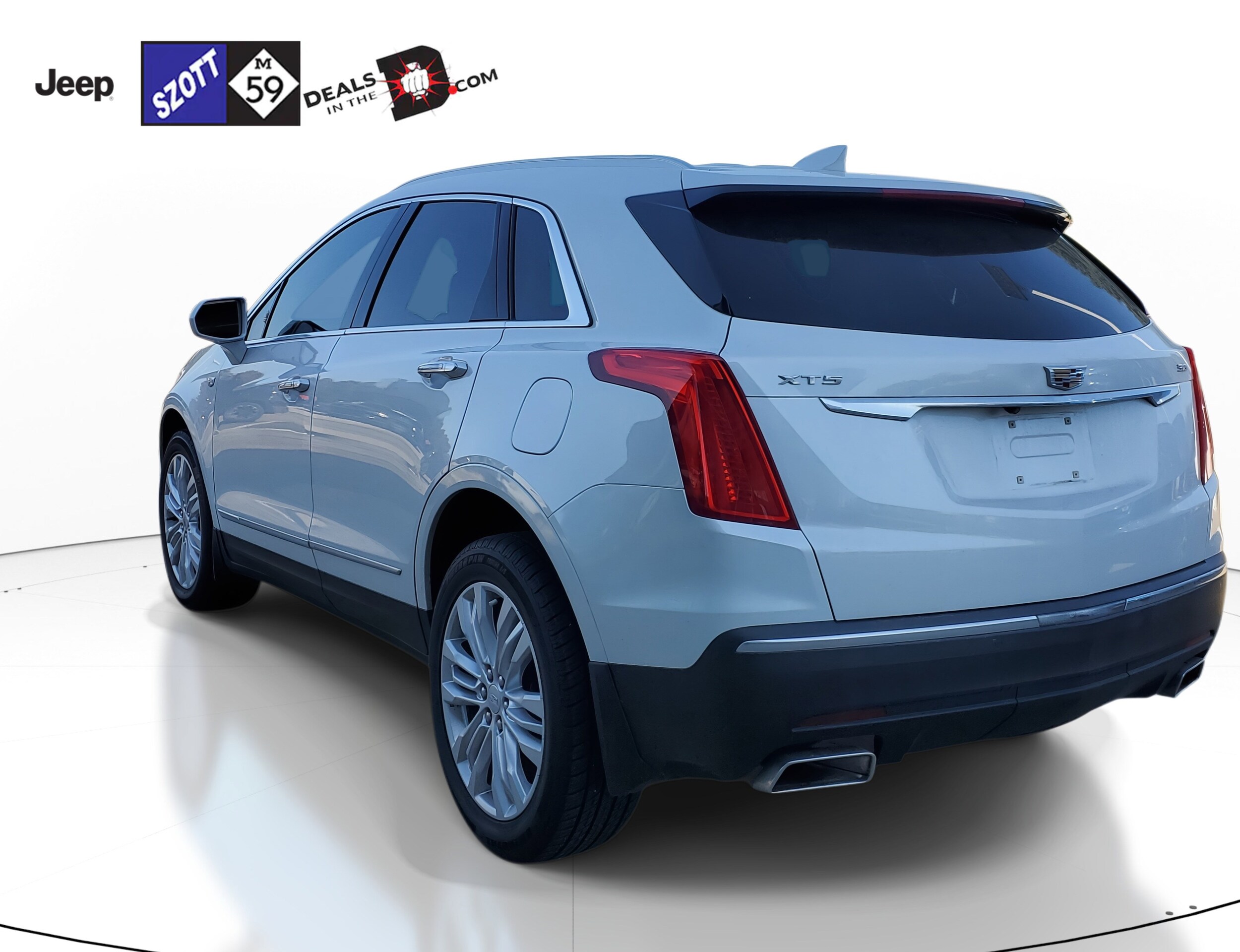 2017 Cadillac XT5 Premium Luxury photo 2
