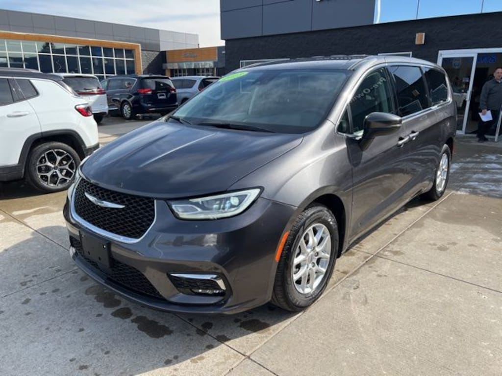 Certified 2023 Chrysler Pacifica Touring L Van Passenger Van