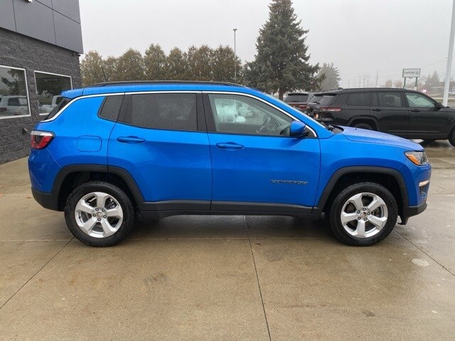 2019 Jeep Compass Latitude photo 2