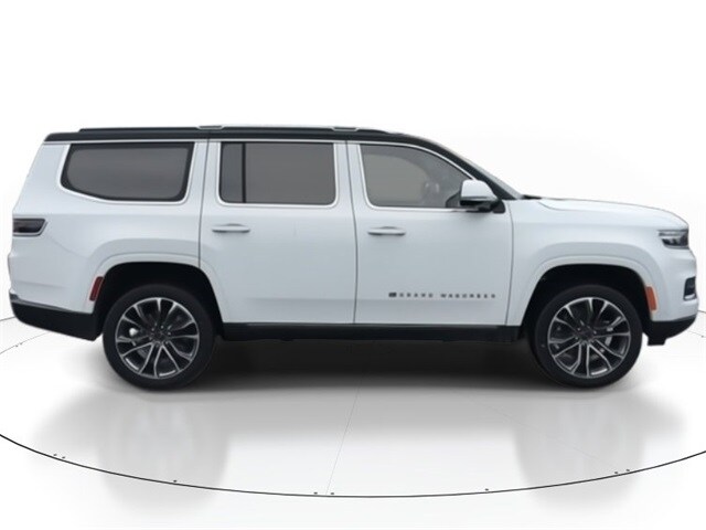 2022 Jeep Grand Wagoneer III photo 2