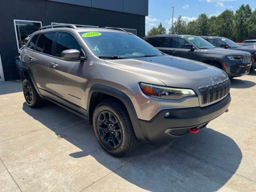 Used 2021 Jeep Cherokee Trailhawk SUV