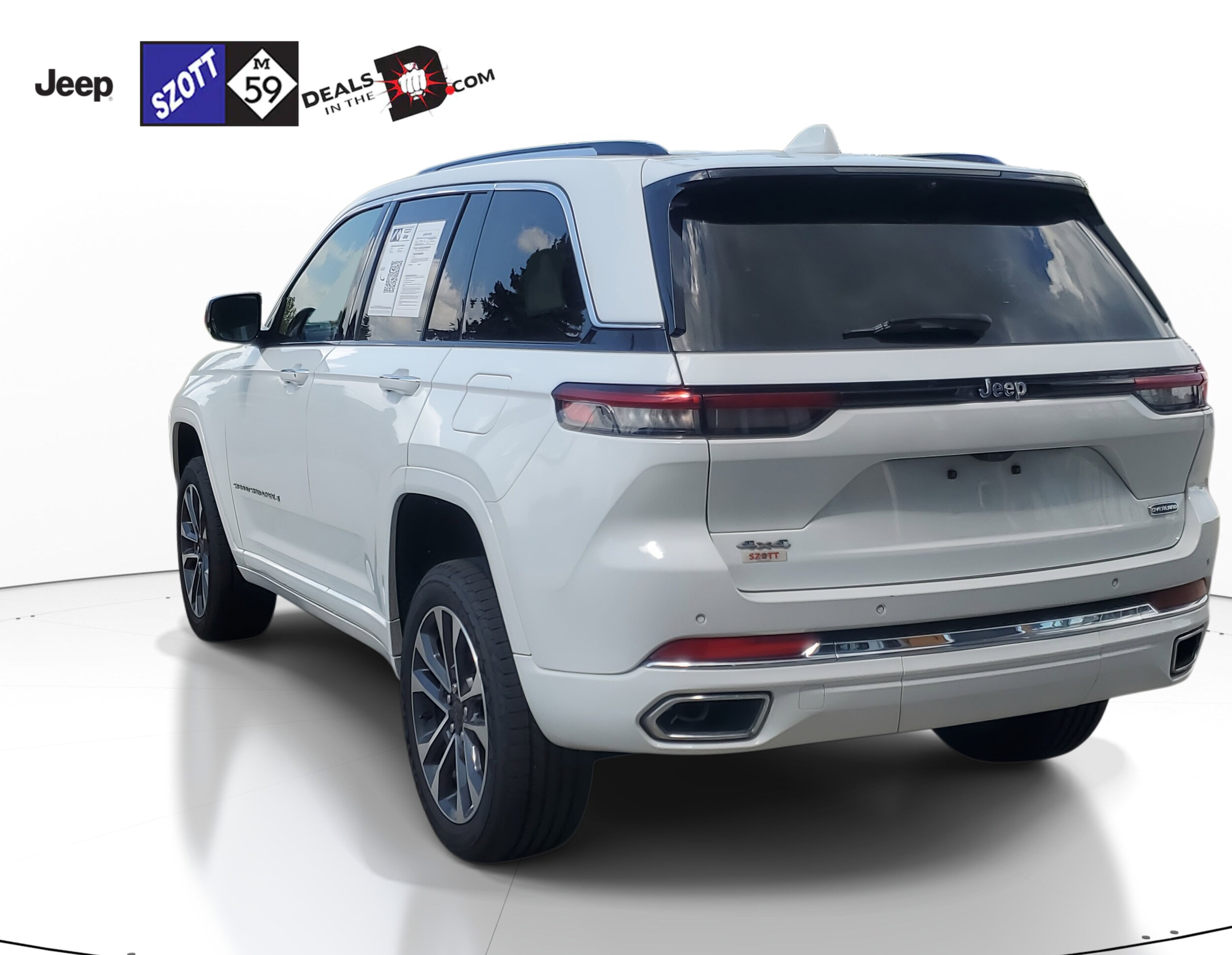 2022 Jeep Grand Cherokee Overland photo 2