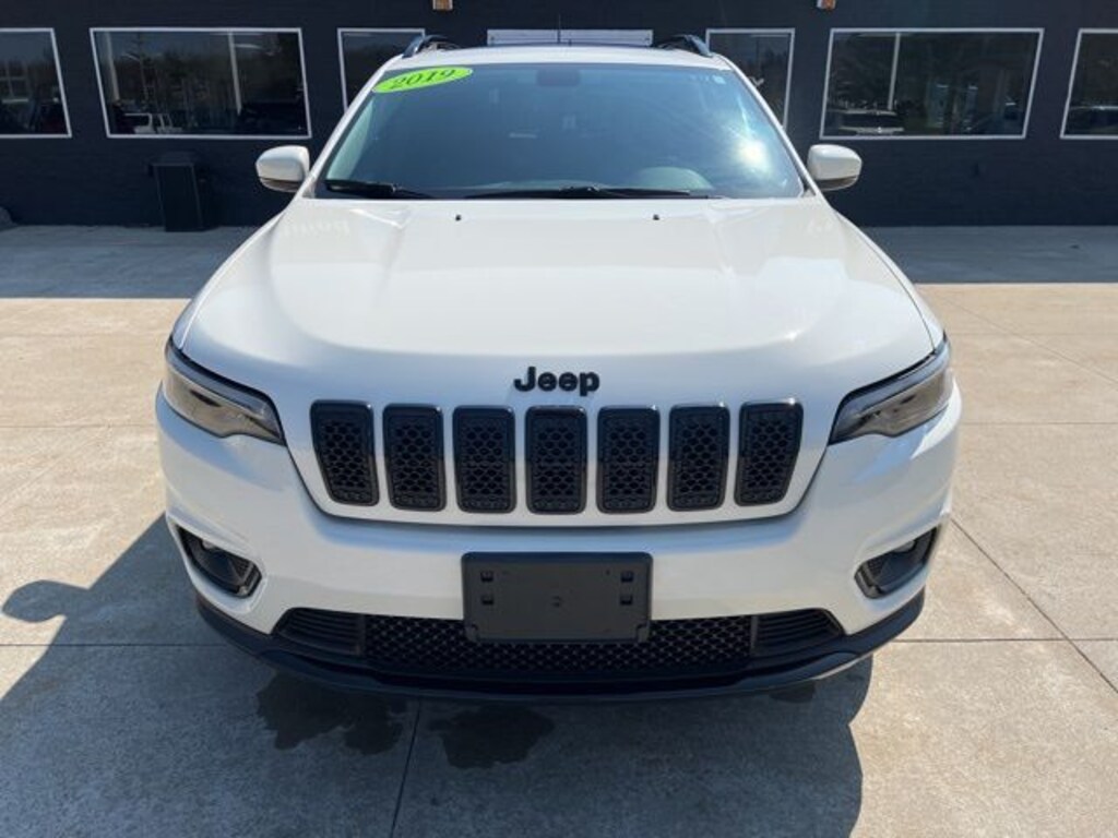 Used 2019 Jeep Cherokee Altitude SUV