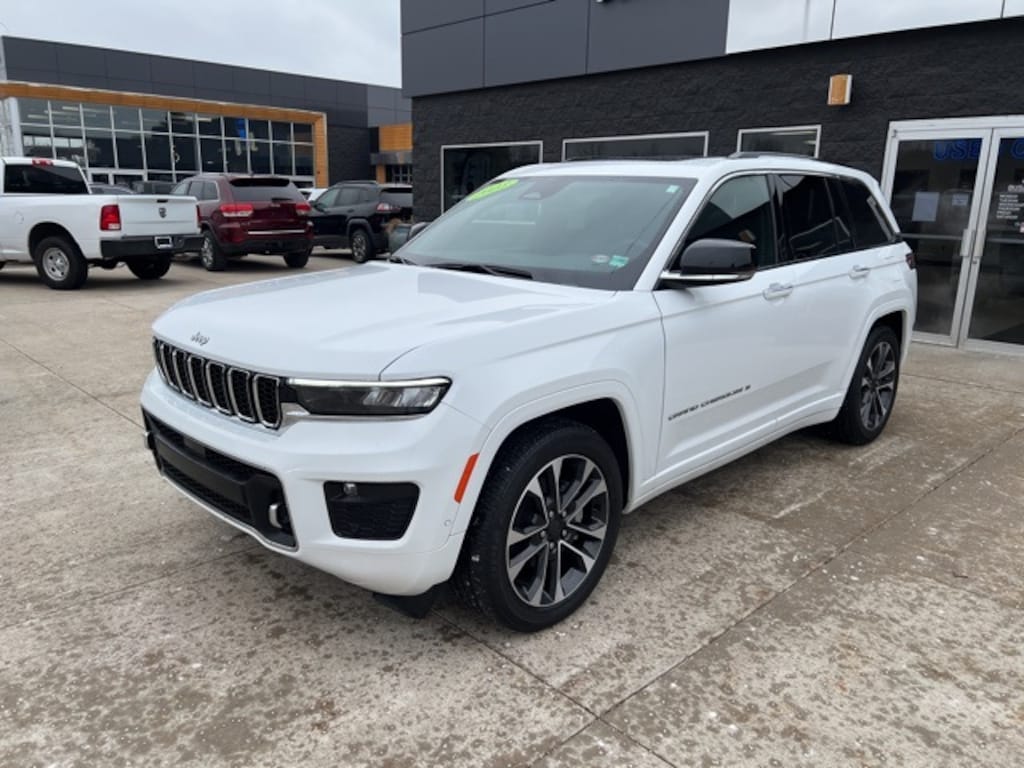 Used 2023 Jeep Grand Cherokee Overland SUV