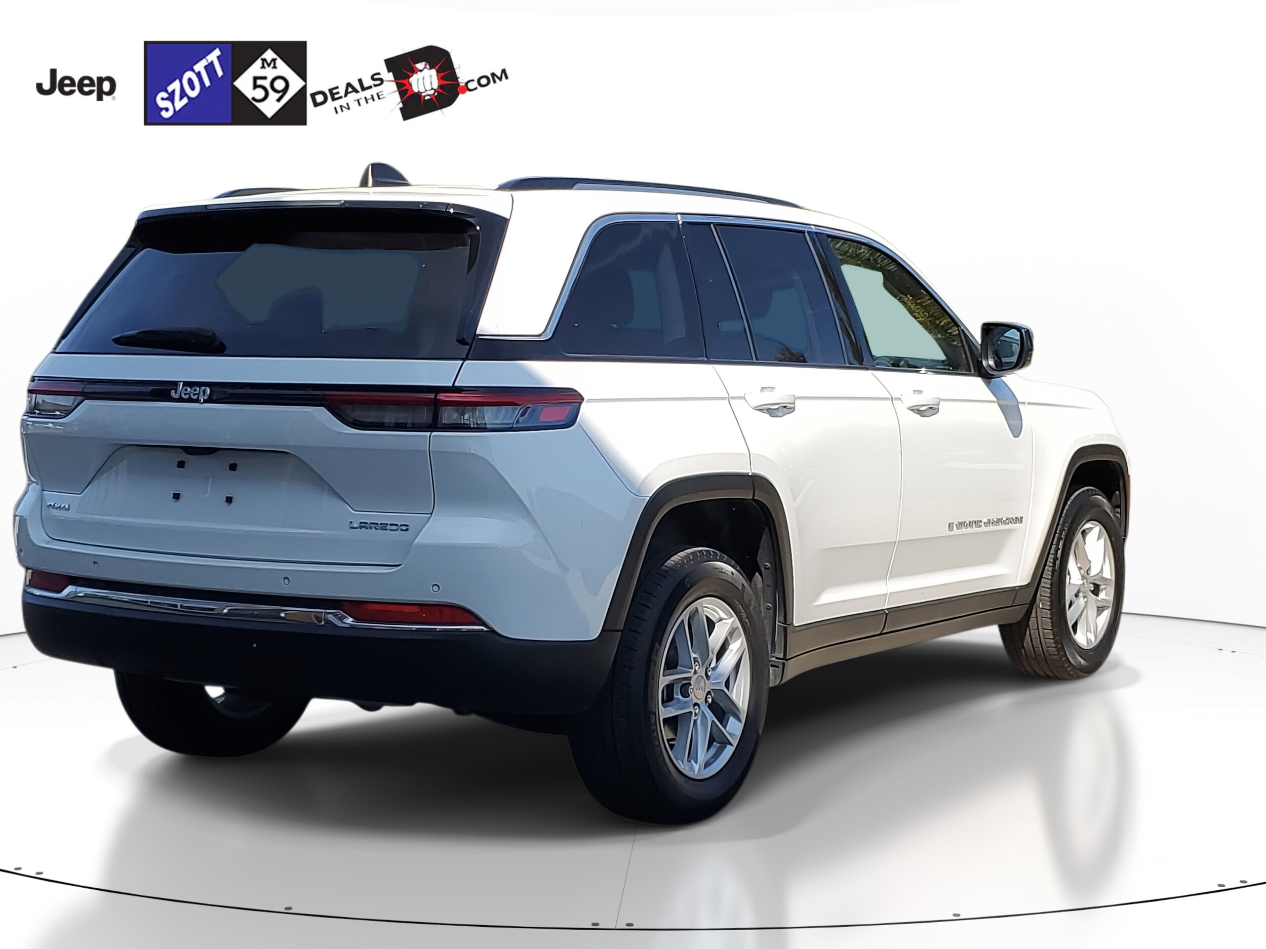 2023 Jeep Grand Cherokee Laredo X photo 3