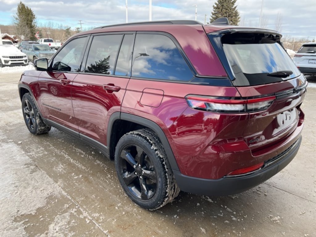 Used 2023 Jeep Grand Cherokee Limited SUV