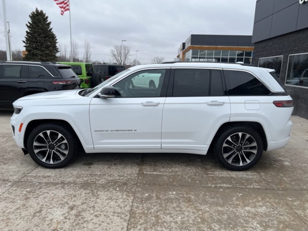 Used 2023 Jeep Grand Cherokee Overland SUV