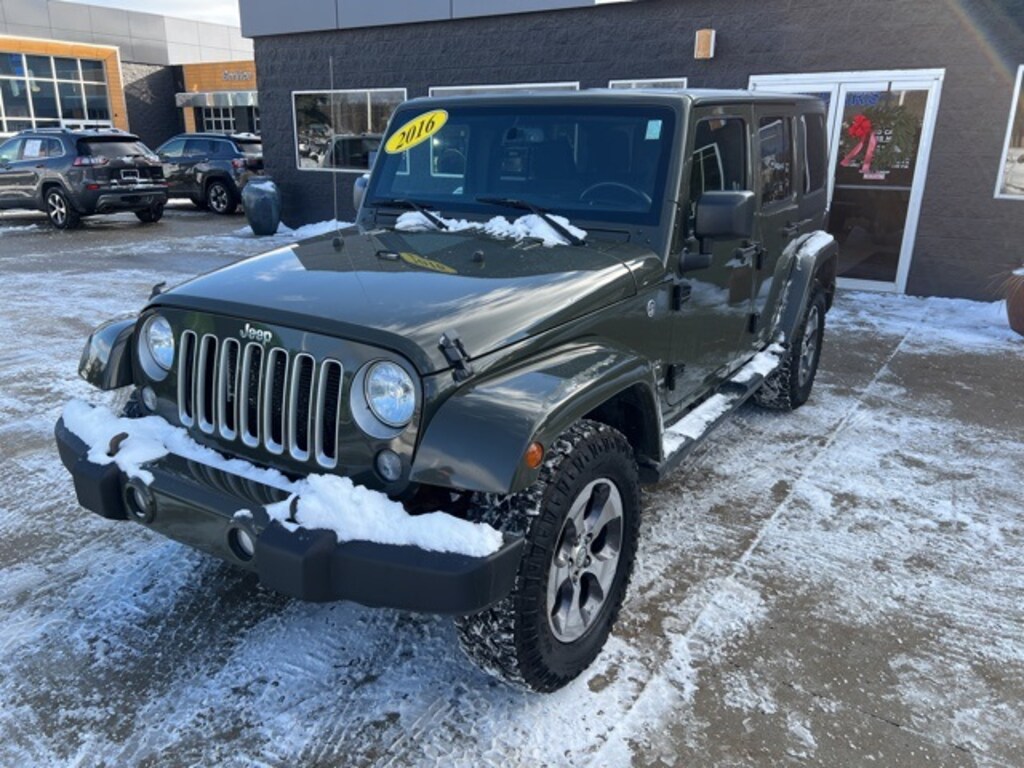 Used 2016 Jeep Wrangler Unlimited Sahara SUV