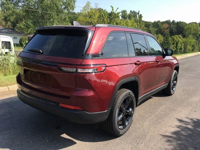 2024 Jeep Grand Cherokee Altitude X photo 3