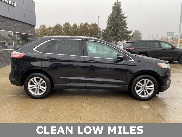 2019 Ford Edge SEL photo 2