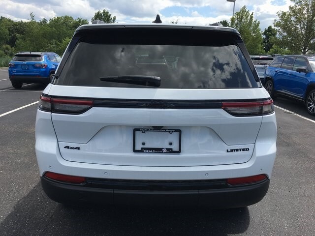 2025 Jeep Grand Cherokee Limited photo 4