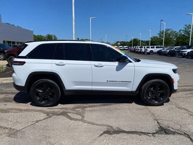 Used 2022 Jeep Grand Cherokee Laredo with VIN 1C4RJHAG6N8626210 for sale in Highland, MI