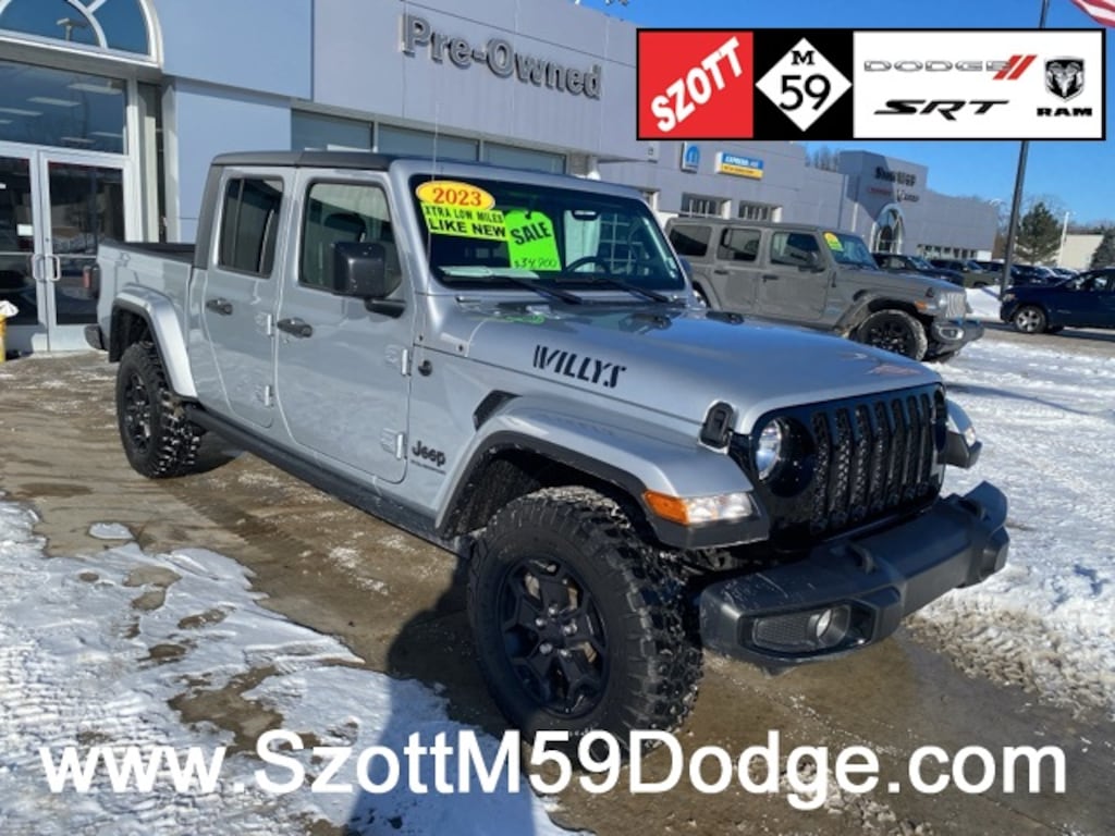 Used 2023 Jeep Gladiator Willys Truck Crew Cab