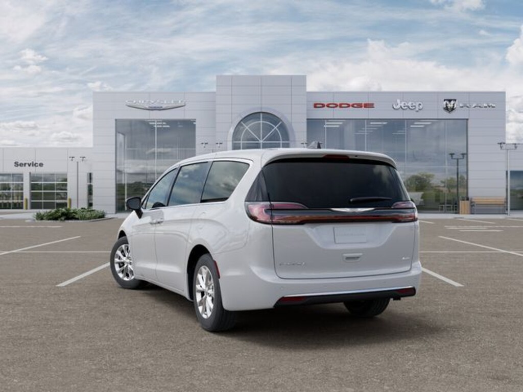 Used 2026 Chrysler Pacifica Select Passenger Van