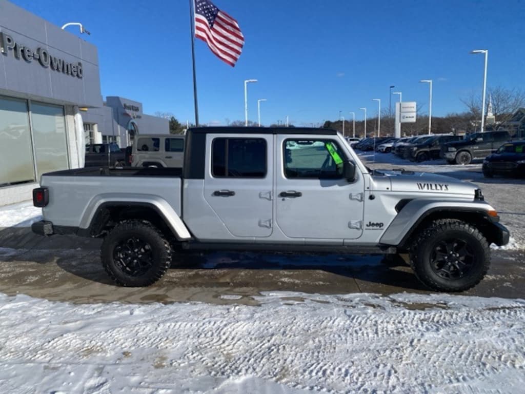 Used 2023 Jeep Gladiator Willys Truck Crew Cab