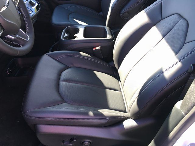 2026 Chrysler Pacifica Select - Photo 9