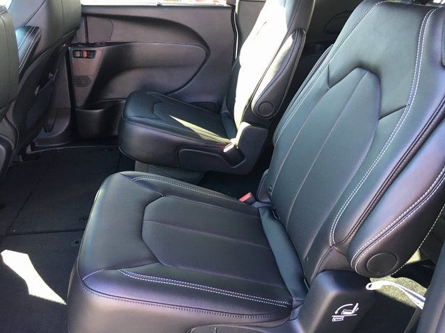 2026 Chrysler Pacifica Select - Photo 21
