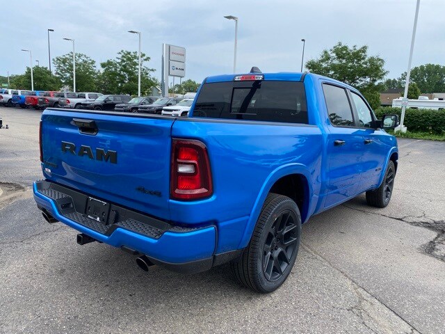2025 Ram 1500 Laramie photo 3