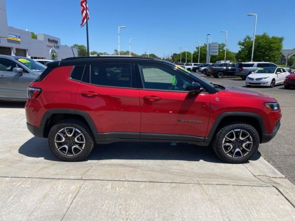 Used 2025 Jeep Compass SUV