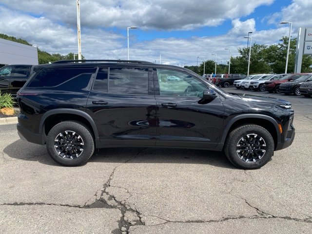 2024 Chevrolet Traverse Z71 photo 2