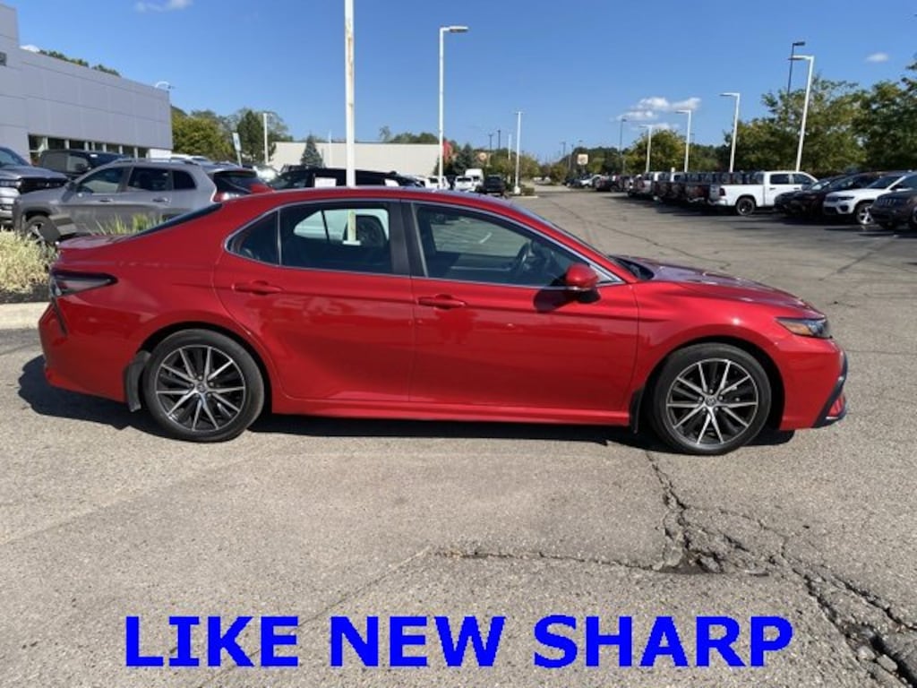 Used 2023 Toyota Camry Hybrid XLE