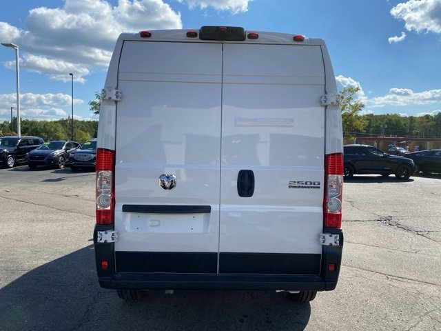2025 Ram ProMaster 2500 photo 3