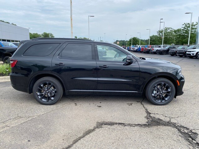 2025 Dodge Durango R/T Plus photo 2