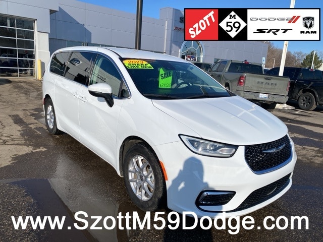 2023 Chrysler Pacifica Touring L