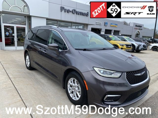 2021 Chrysler Pacifica Touring L's photo