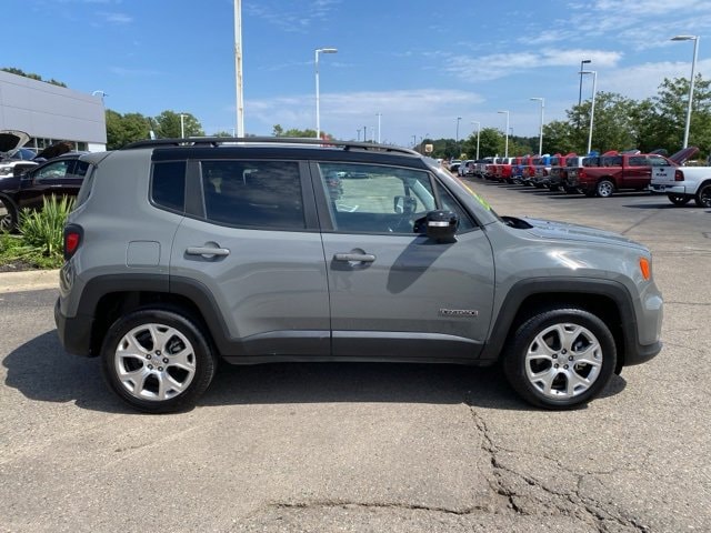 Used 2022 Jeep Renegade Limited with VIN ZACNJDD19NPN45559 for sale in Highland, MI