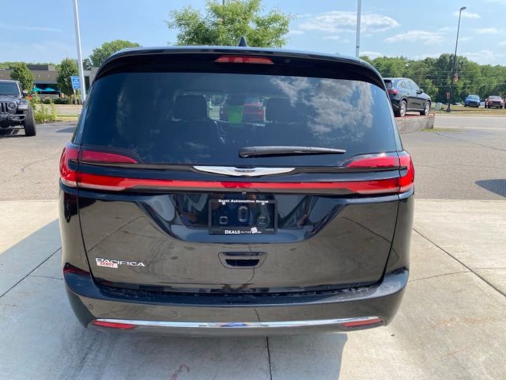 Used 2023 Chrysler Pacifica Touring L Van Passenger Van