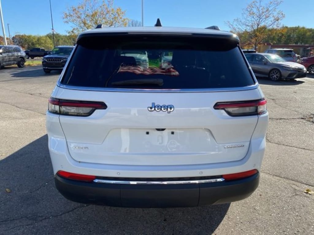 Used 2023 Jeep Grand Cherokee L Laredo SUV