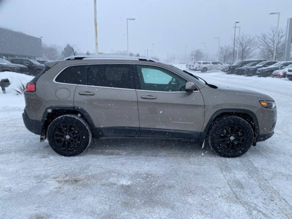 Used 2019 Jeep Cherokee Latitude Plus SUV